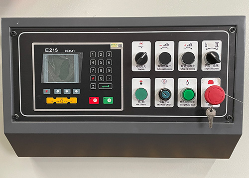 Guillotine Mechanism